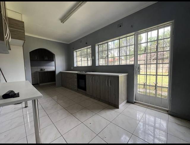 3 BEDROOM PROPERTY TO RENT IN BIRCH ACRES